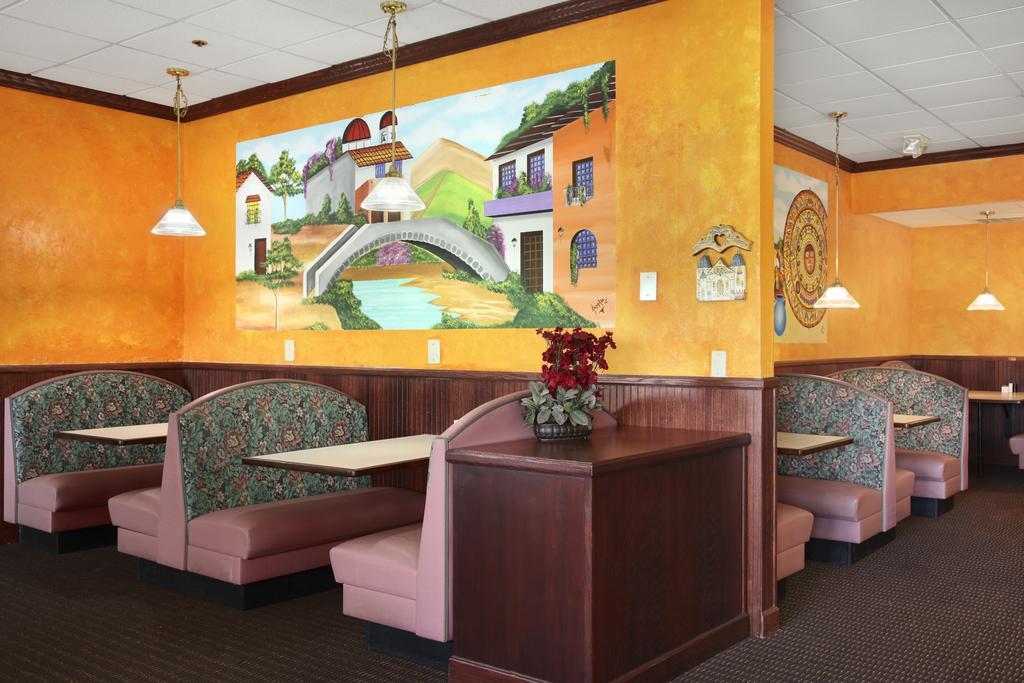 Ramada By Wyndham Wytheville Exterior photo