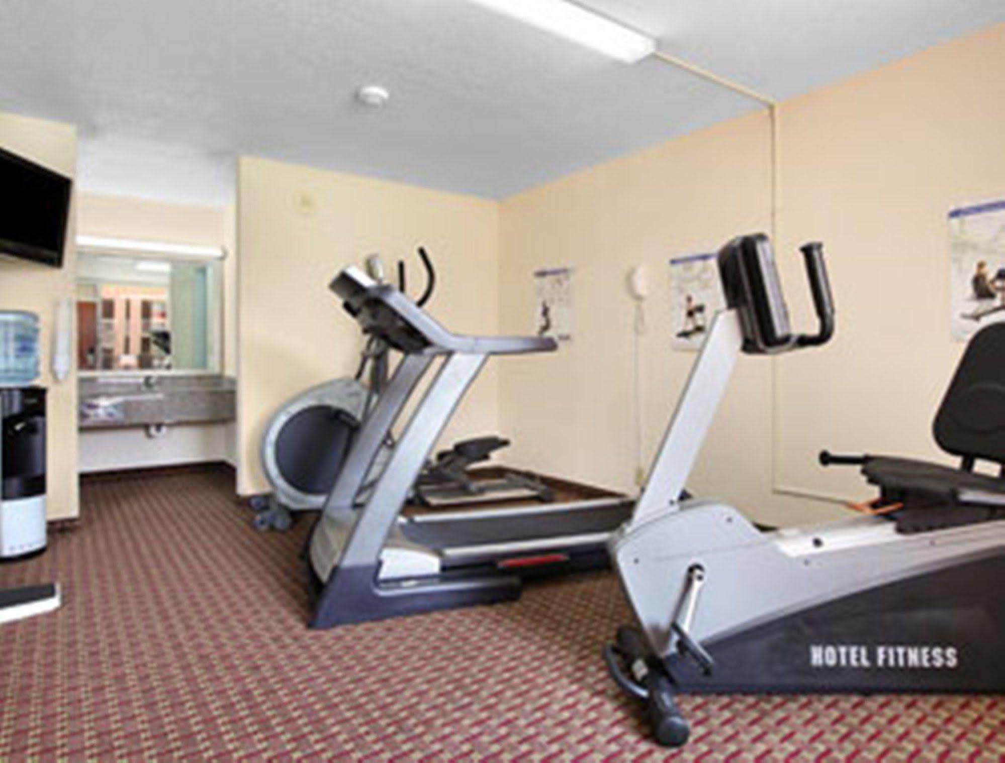 Ramada By Wyndham Wytheville Exterior photo
